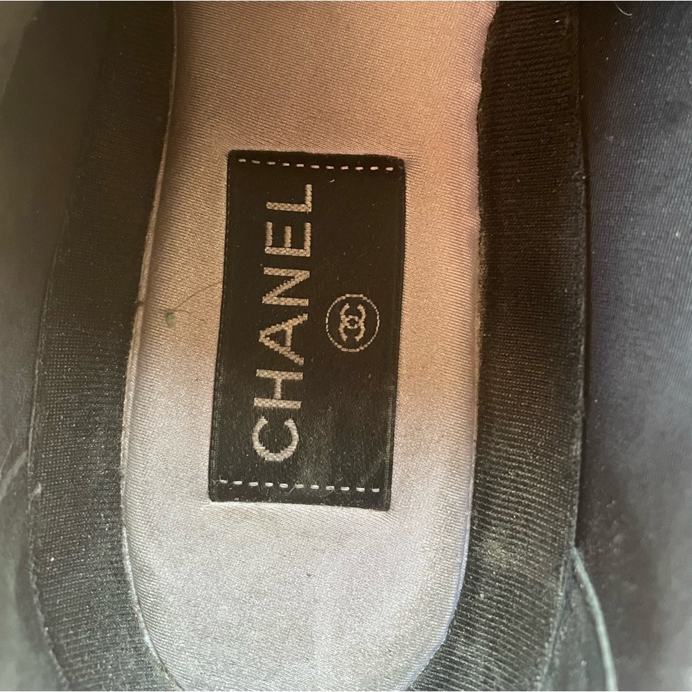 Women’s Chanel CC Logo Pink Sneakers sz 40 or US size 9.5 - Picture 11 of 13